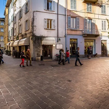 Unique View - Bymyhomeincomo Lejlighed