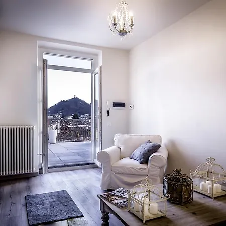 Unique View - Bymyhomeincomo Appartement